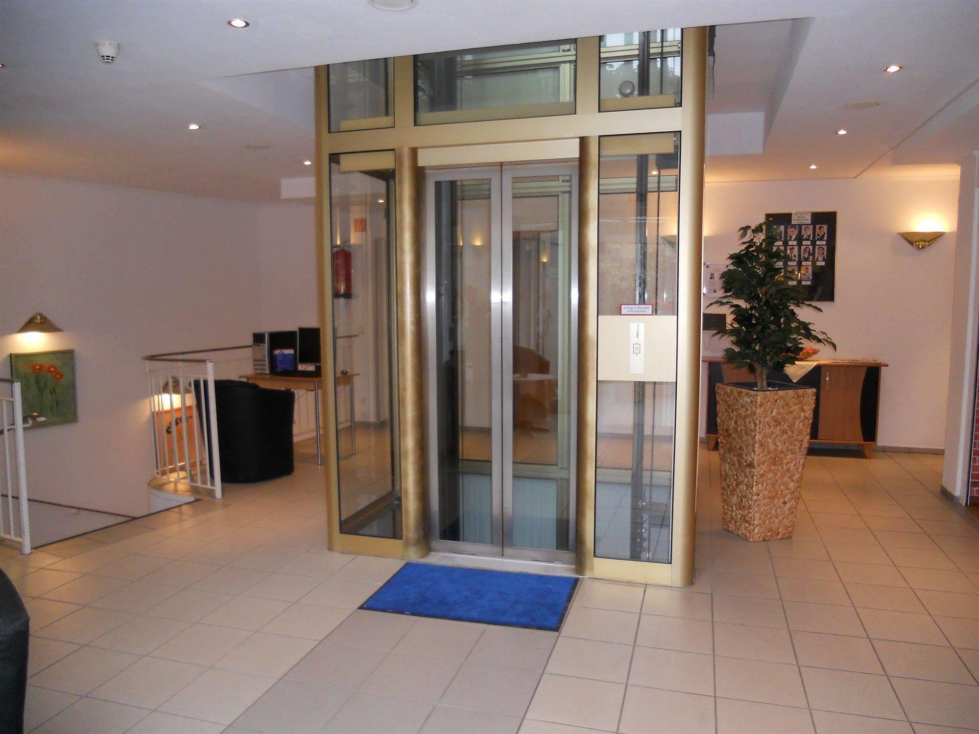 Kempe Komfort Plus Hotel Solingen Bagian luar foto